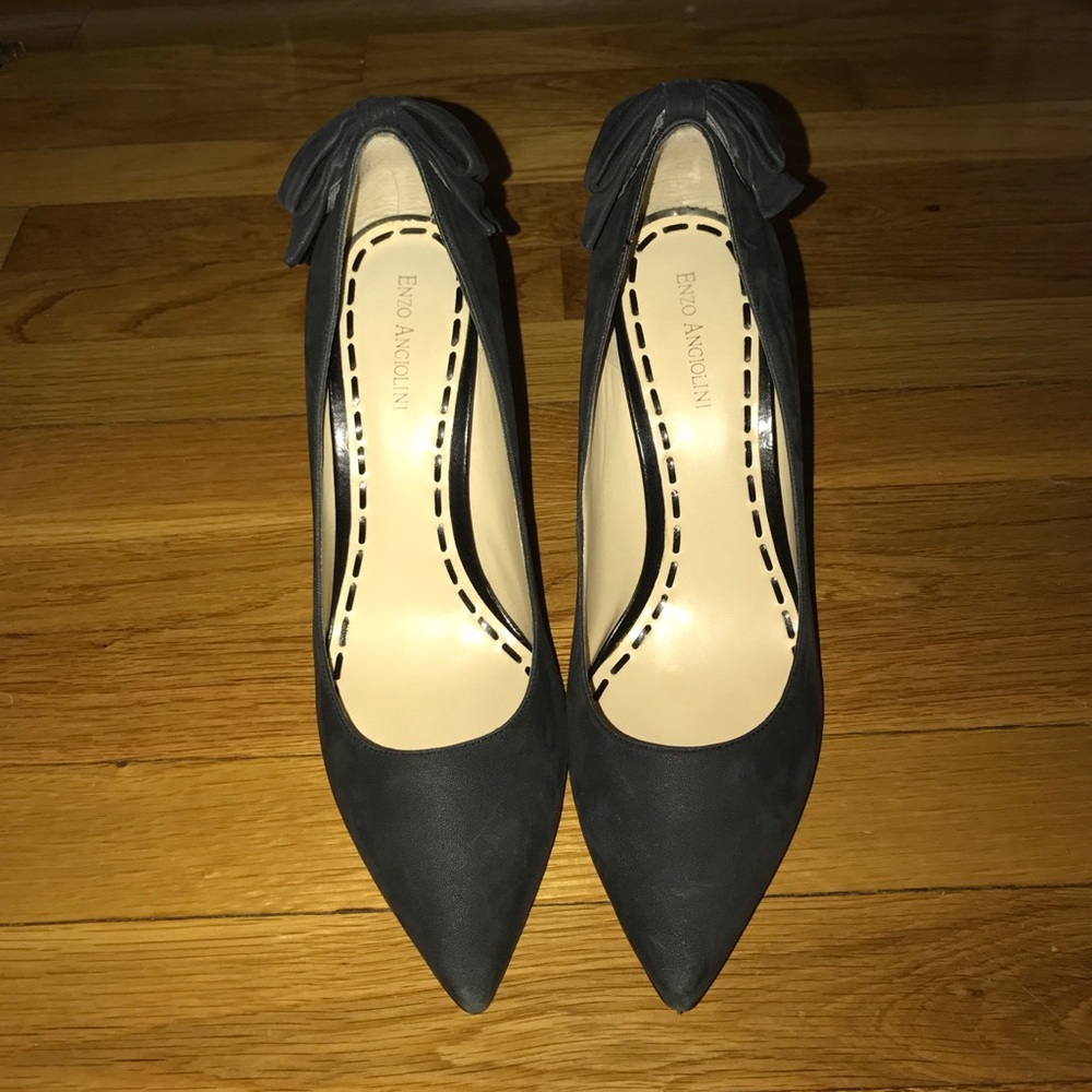 Navy Enzo Angiolini Pumps