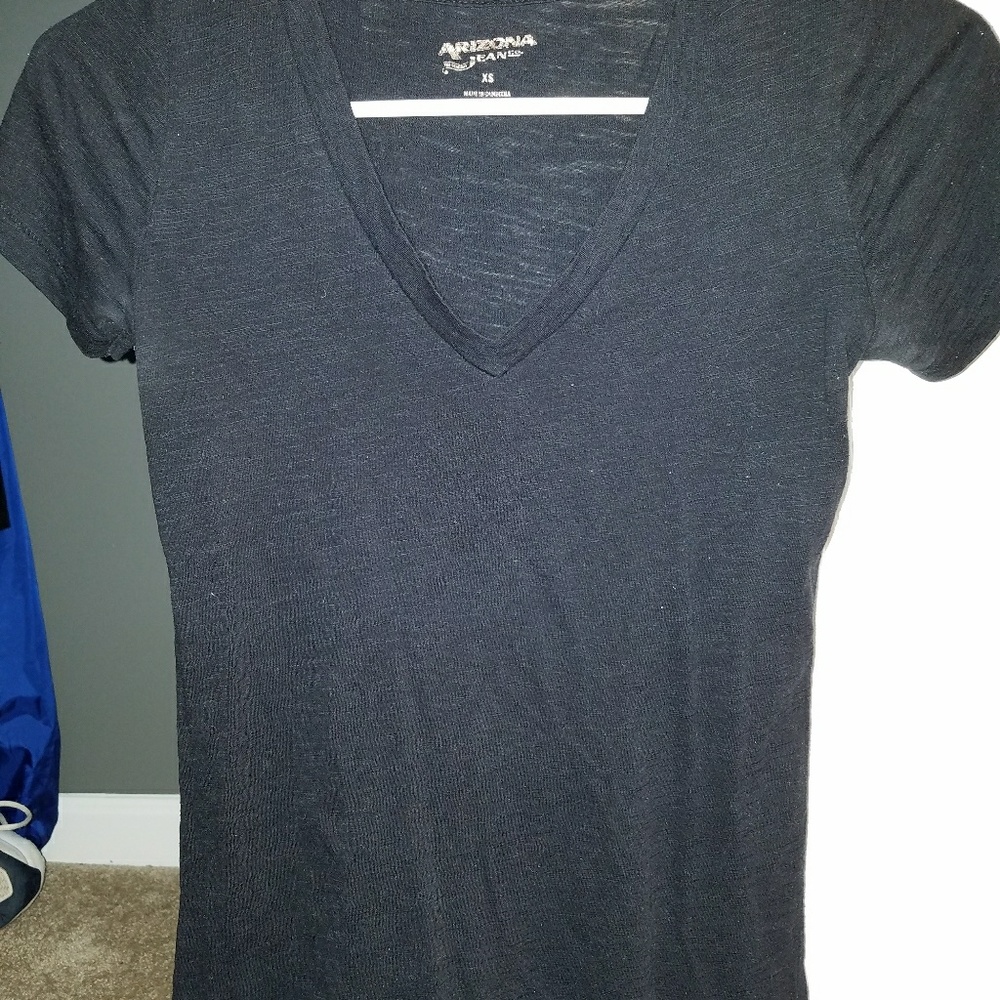 Xsmall Black V neck tee