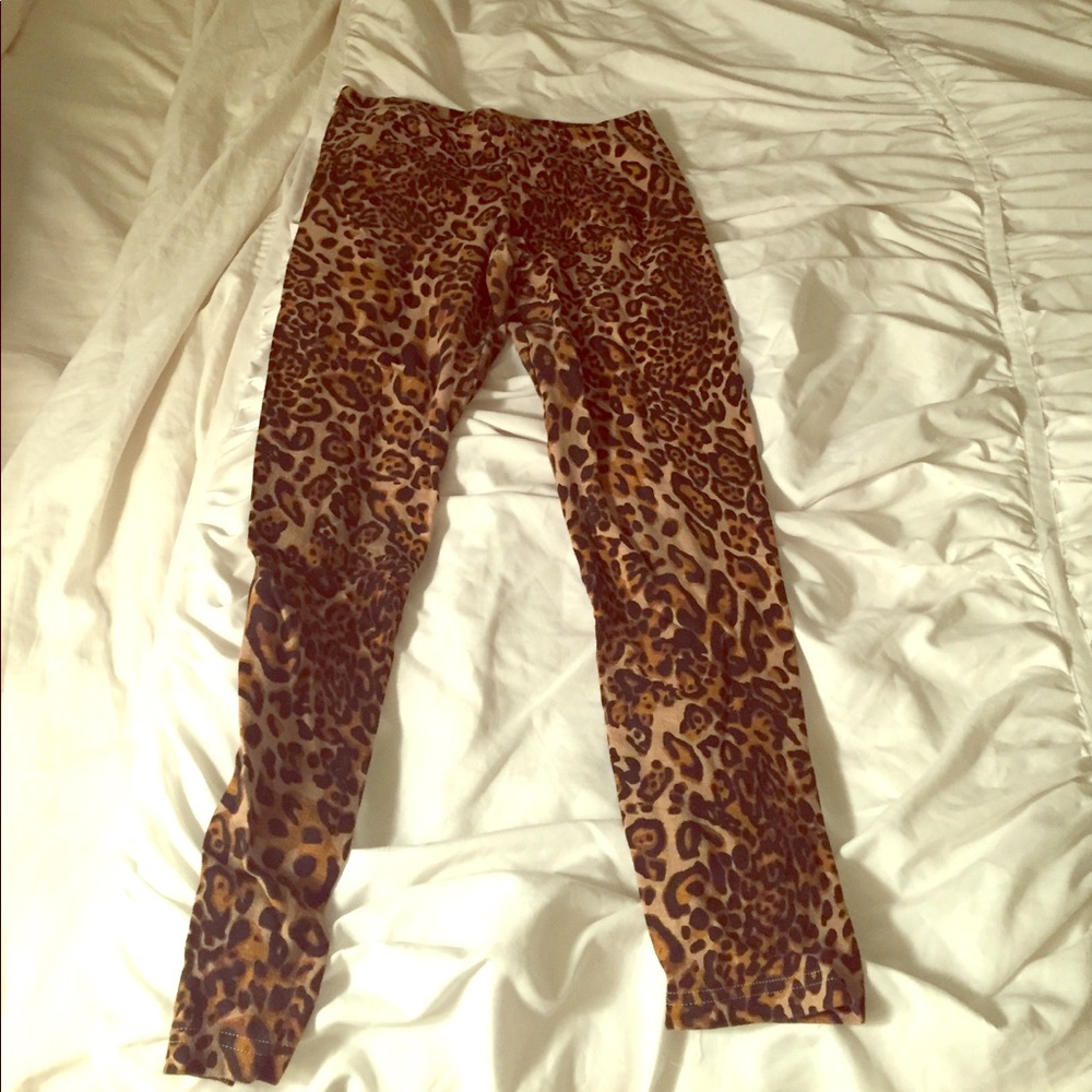 Leopard print leggings
