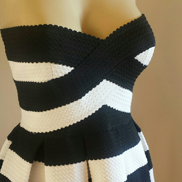 Sans Souci Dresses & Skirts - New SANS SOUCI  SM BLACK WHITE COCKTAIL DRESS