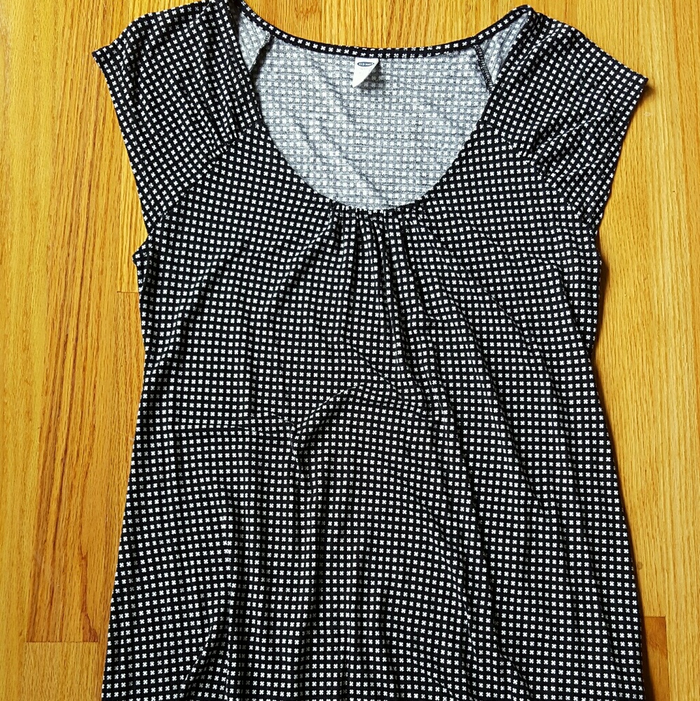 Old navy maternity blouse