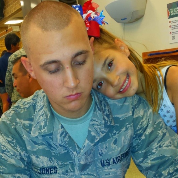 Meet your Posher, Ami - Picture 4 of 8