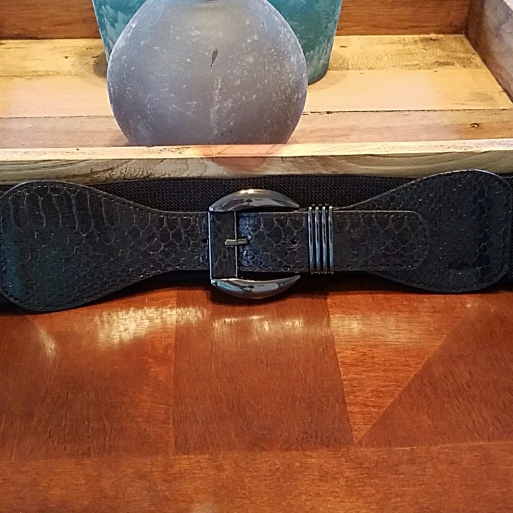 Black stretch belt