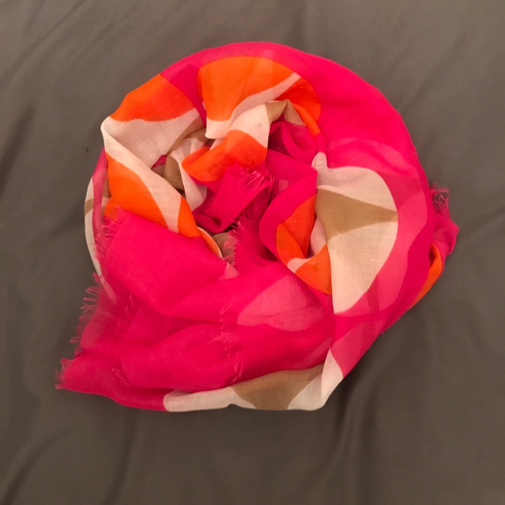 Delicate square scarf, pink, overlapping circles