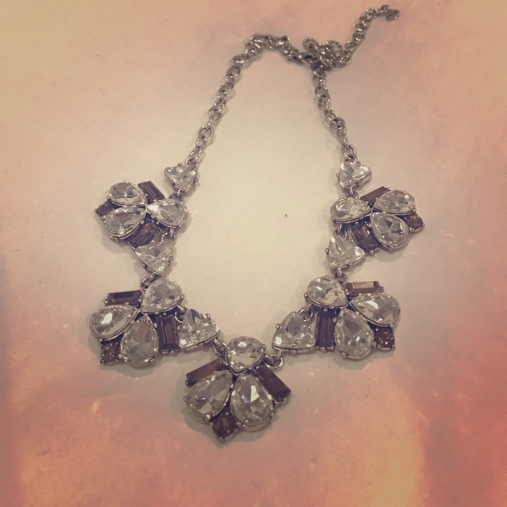 Stella and dot statement necklace