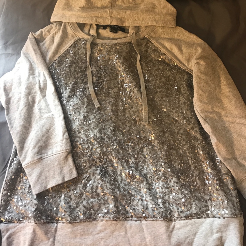 Sequenced pull over/shirt