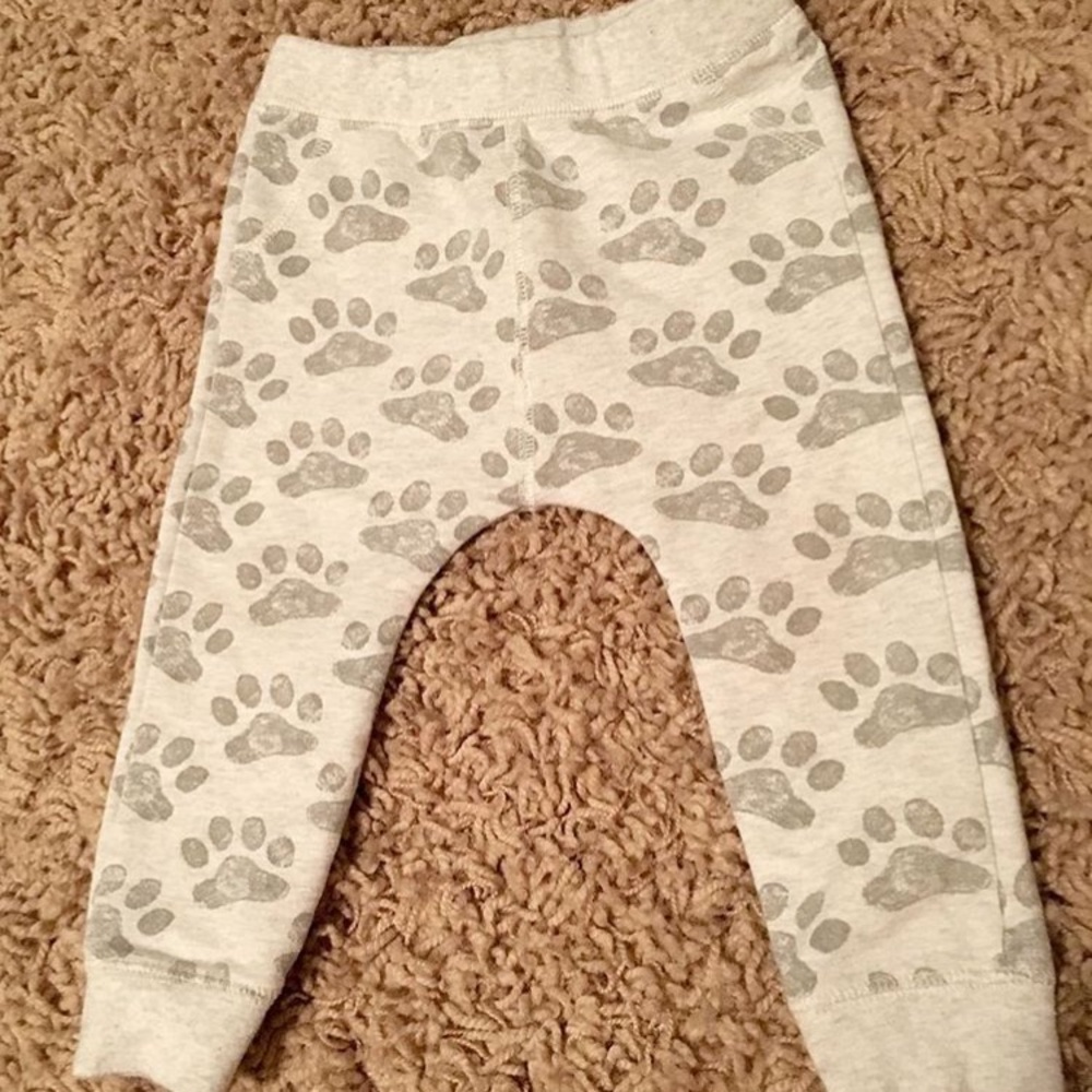 zara htf paw print trousers