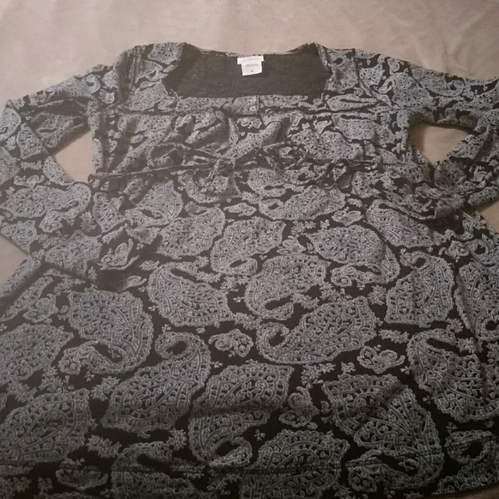 Women's maternity shirt size Medium