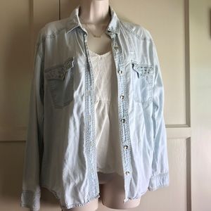 Light denim shirt with blue gems