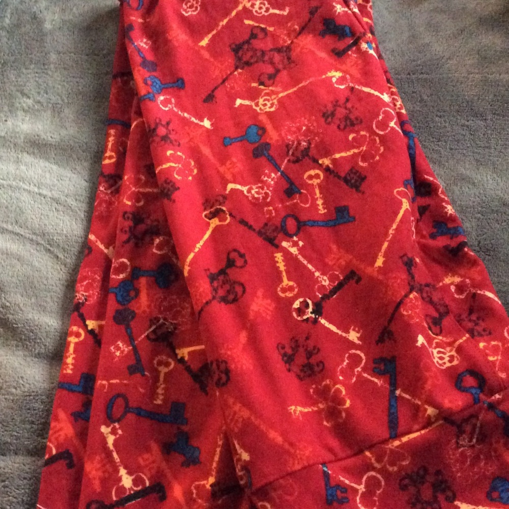 Lularoe one size leggings w keys