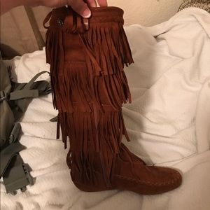 Fringe boots