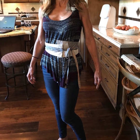 Common Thread tank top - Picture 2 of 3