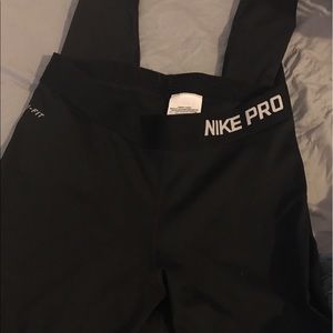 Black Nike pro leggings