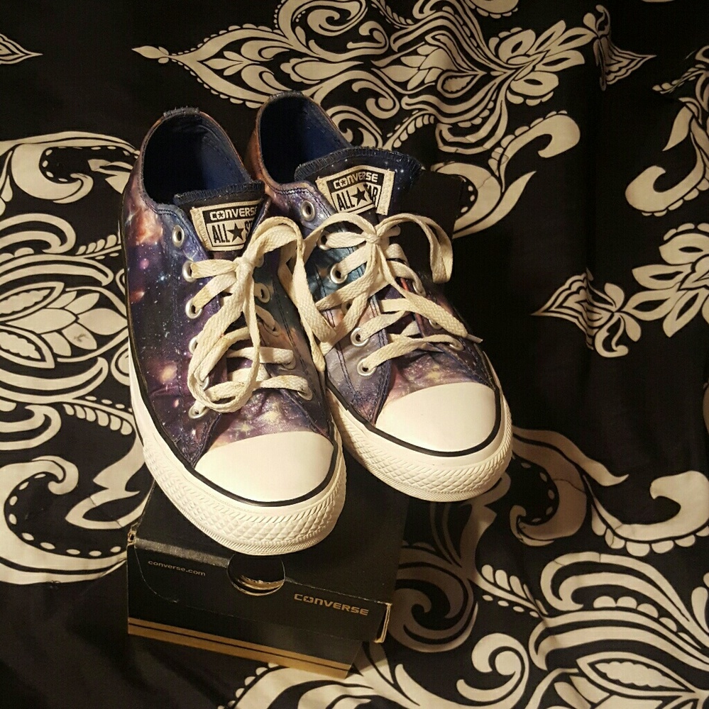Galaxy converse unisex shoes size mens 7 womens 9