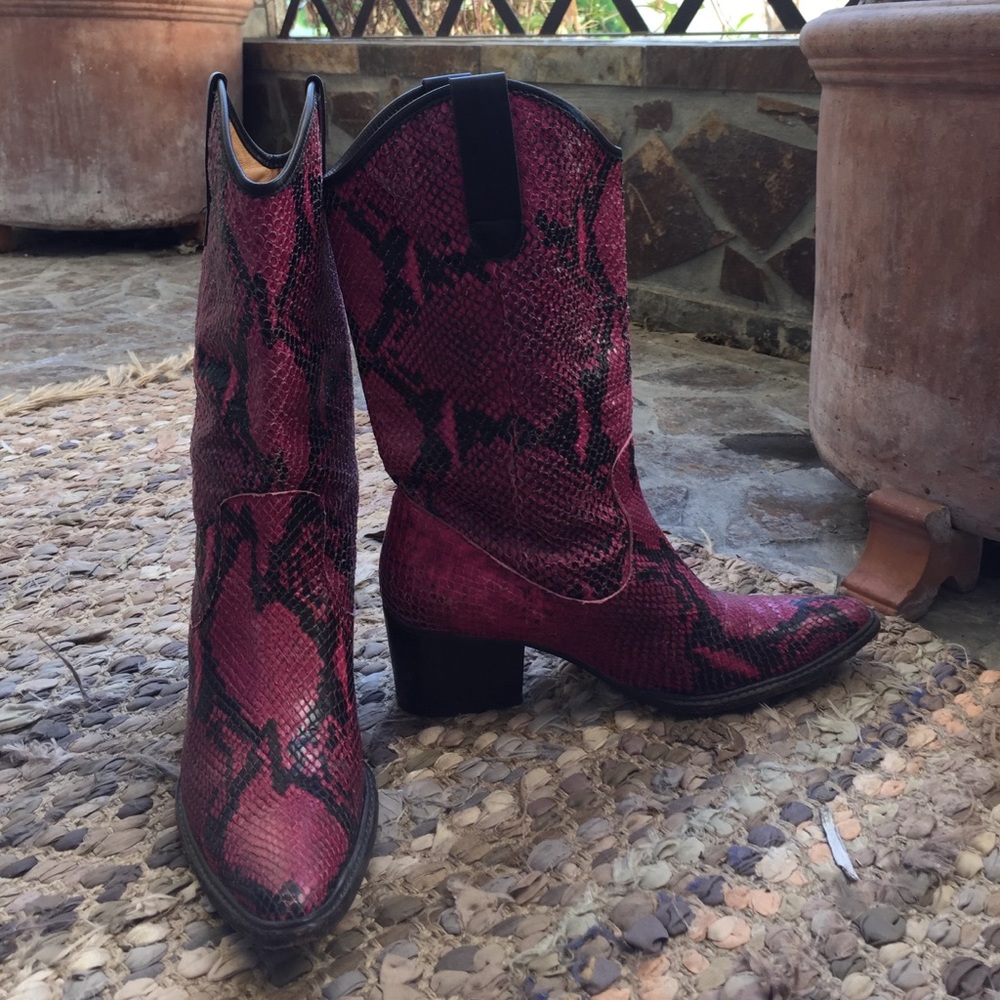 Vintage pink snake skin boots