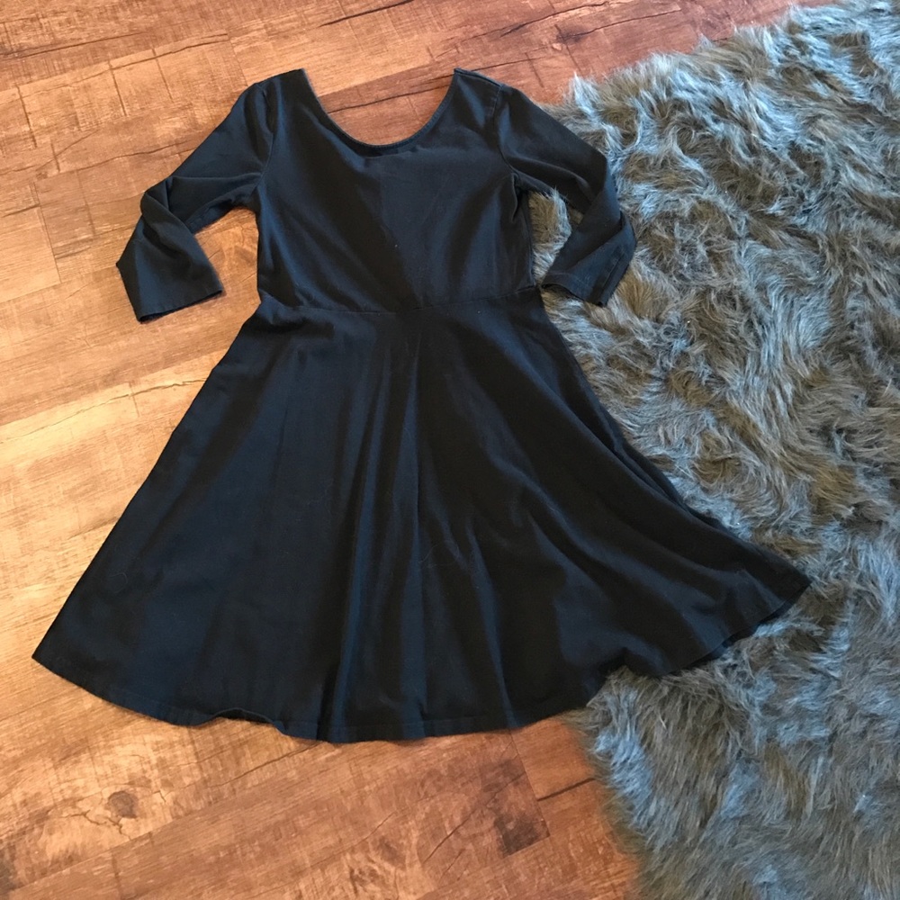 Scoop neck and back dress