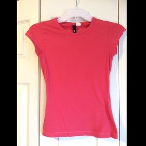 Small Pink H&M T-Shirt Size Small (2)