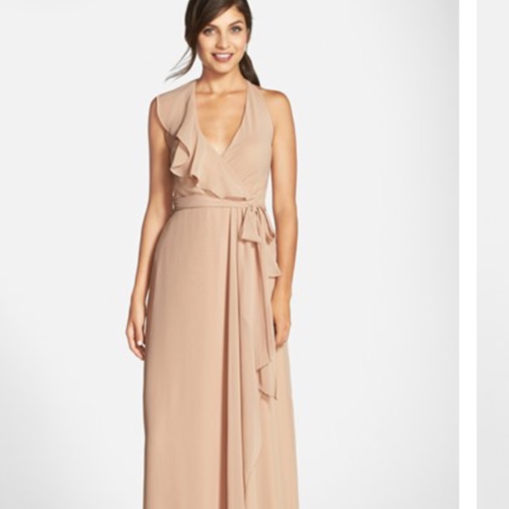 Nouvelle Amsale bridesmaid dress 🤍