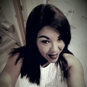 Meet your Posher, Cynthia