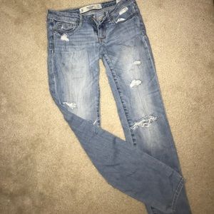 distressed abercrombie and fitch light wash jeans!