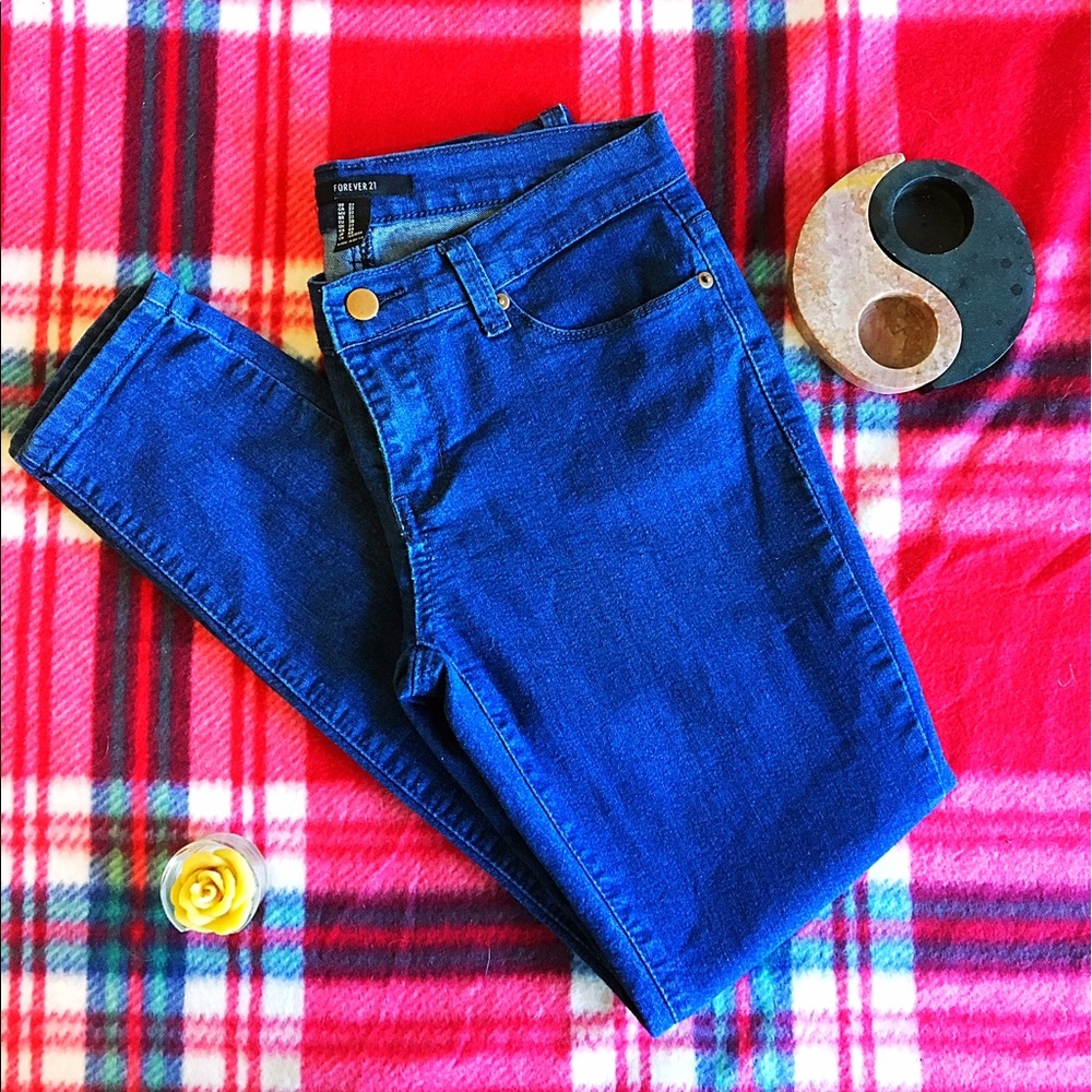 ☀️Forever 21 ☀️ Mid Rise Skinny Jeans