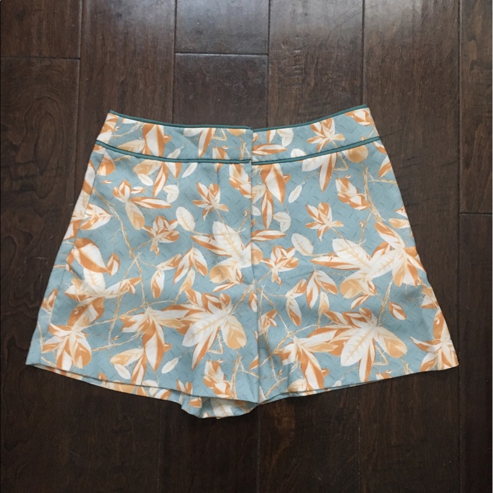 Floral shorts!