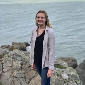 Meet your Posher, Abigail