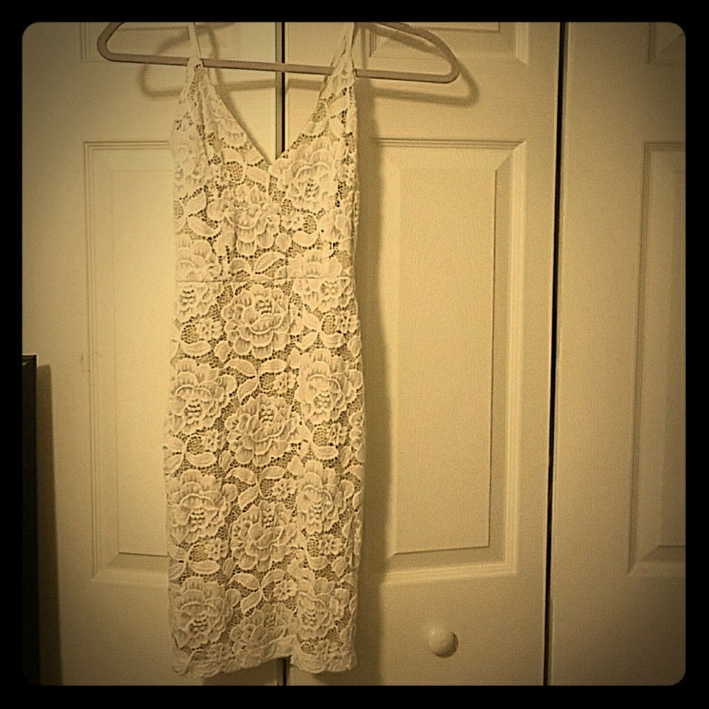 Lace/Floral fitted Dress!
