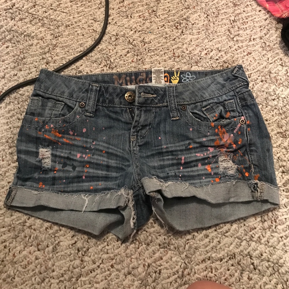 Low rise paint splatter denim shorts