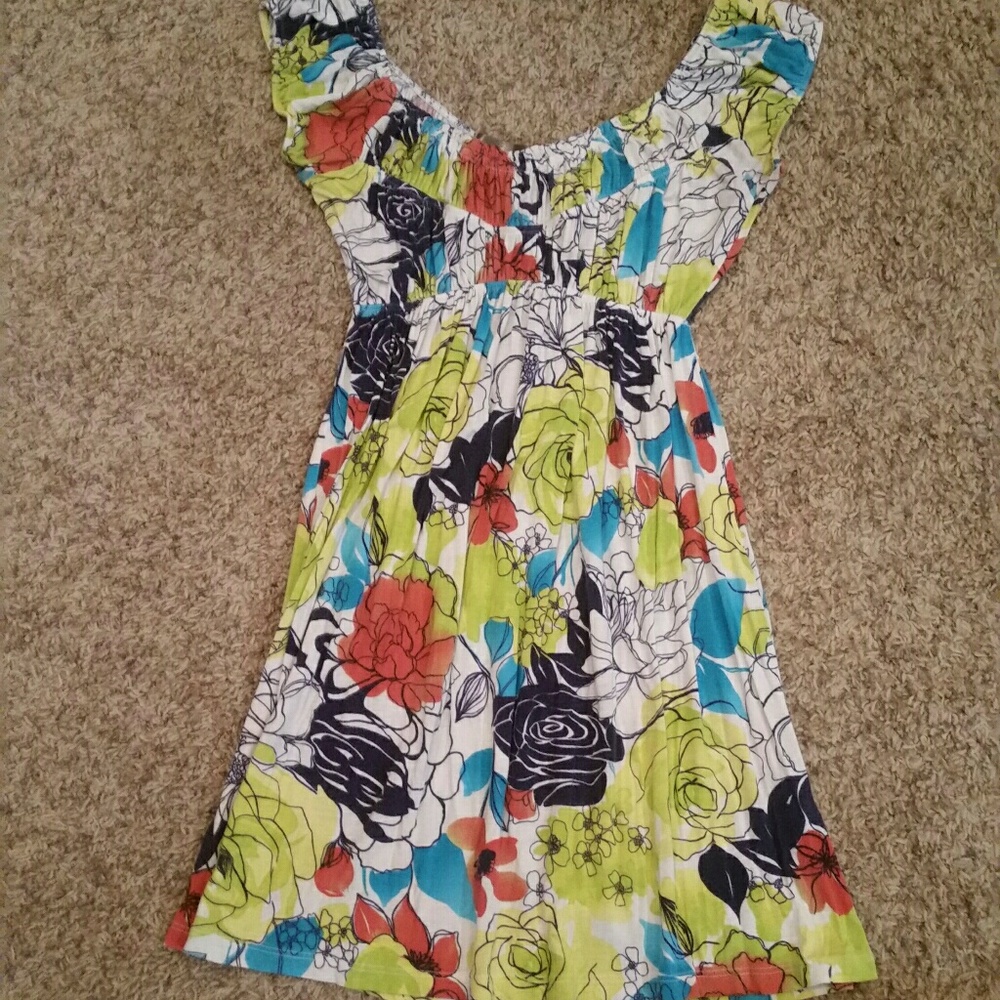 ⭐️2 for $20 ⭐️ Super Cute Fun Floral Summer Dress