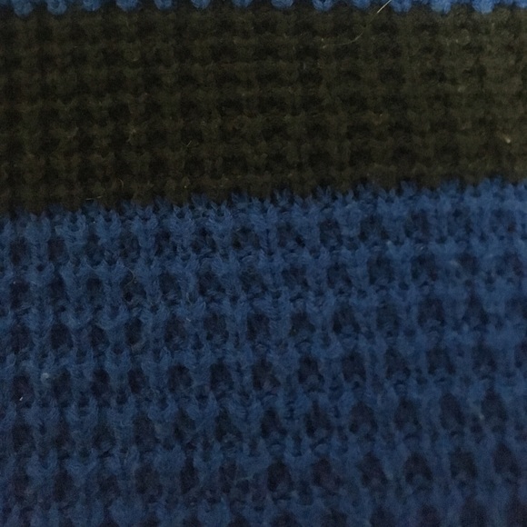 blue slightly cropped sweater with black stripe - Picture 4 of 4