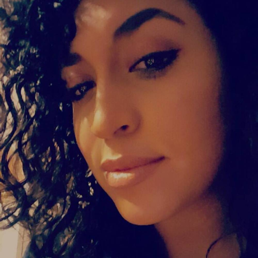 Meet your Posher, Adilene