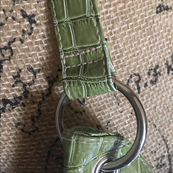 GONE🔴FREE w/$50 purchase Handbag. Sent to Buyer - Picture 3 of 4