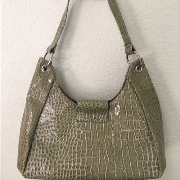 GONE🔴FREE w/$50 purchase Handbag. Sent to Buyer - Picture 2 of 4