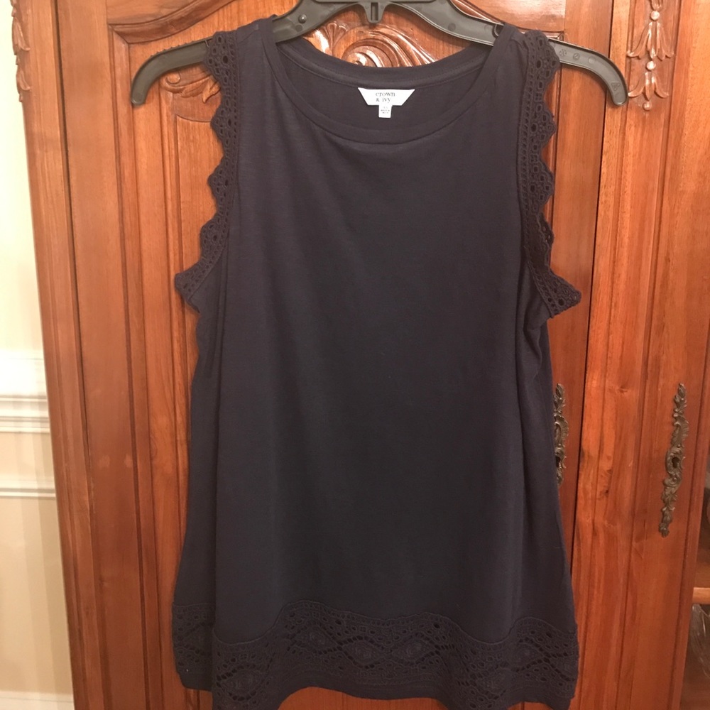 Crown and ivy tank
