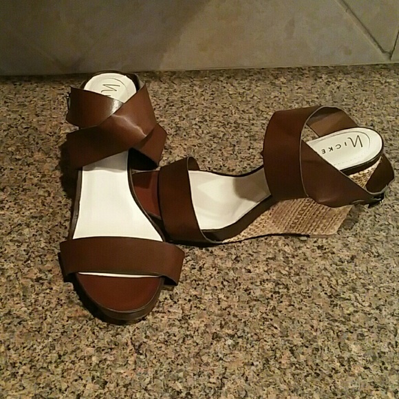 Sandal - Picture 3 of 4