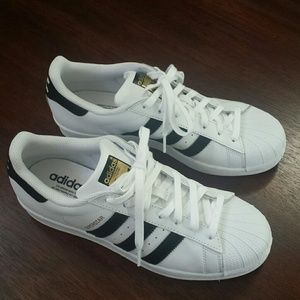 Adidas superstar sneaker white black size 9