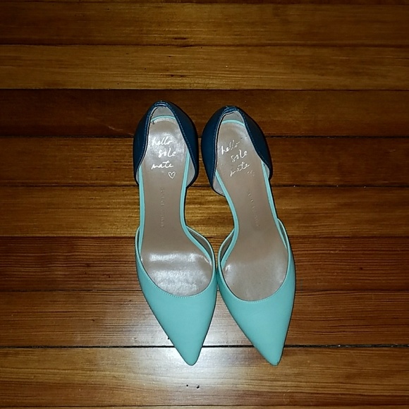 Banana Republic Color keyed pumps - Picture 2 of 4
