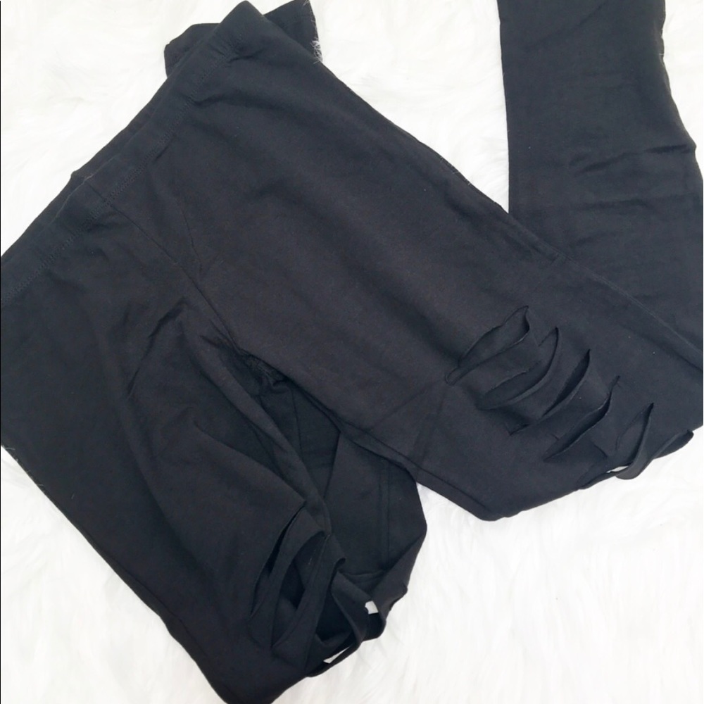 🆕 Slashed Leggings ✨