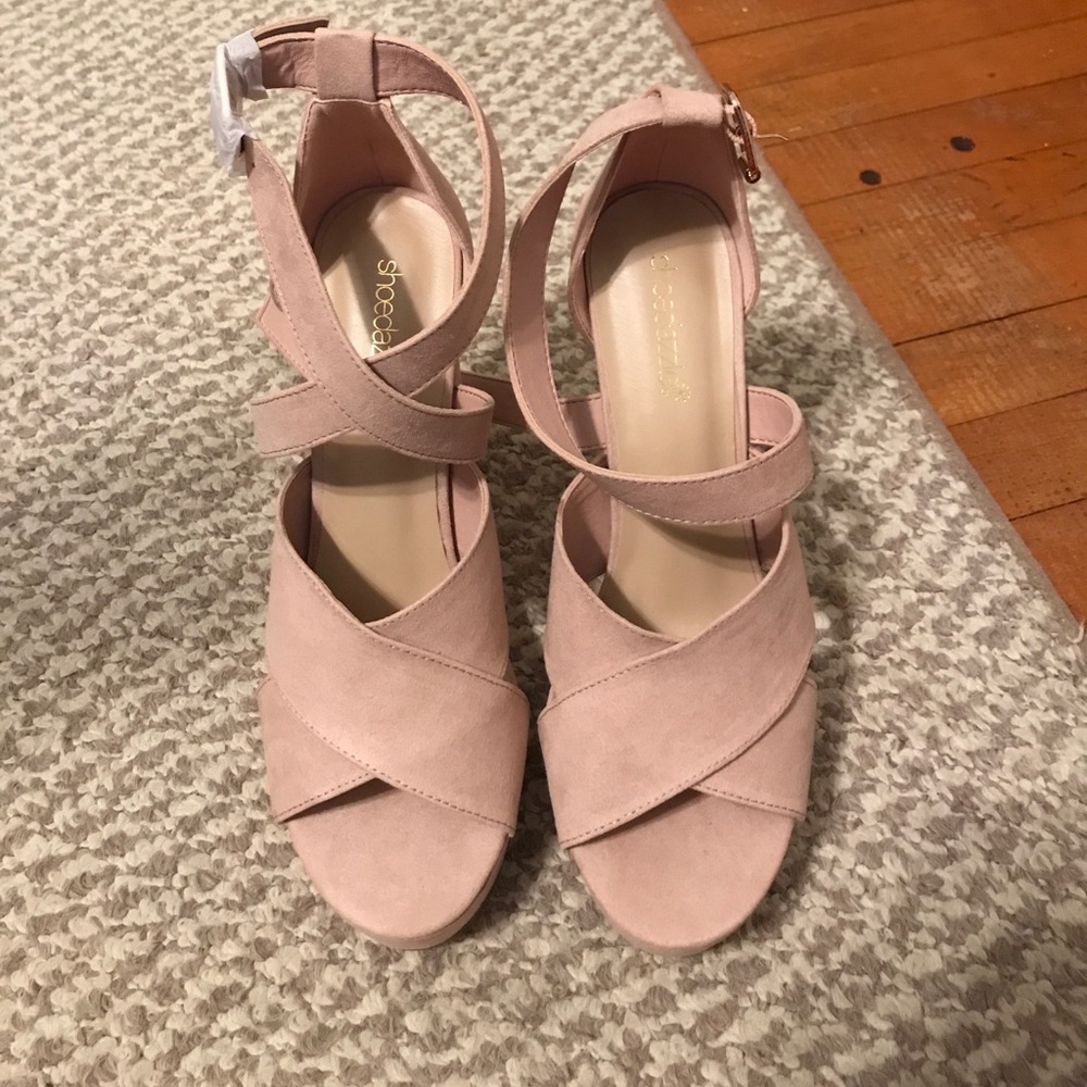 Blush Heels - Picture 1 of 3