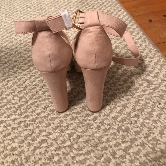 Blush Heels - Picture 3 of 3