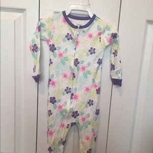 Carter's sleepwear