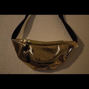 I'm selling this shiny fanny pack!