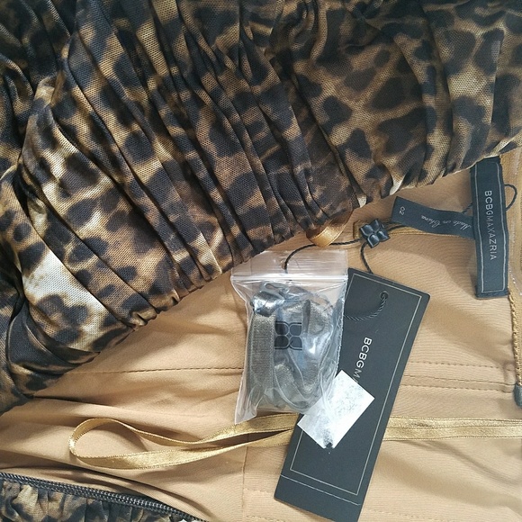 SALE💗BCBGMAXAZRIA Smokin Ruched Leopard Dress - Picture 6 of 6