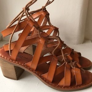 American eagle sandals