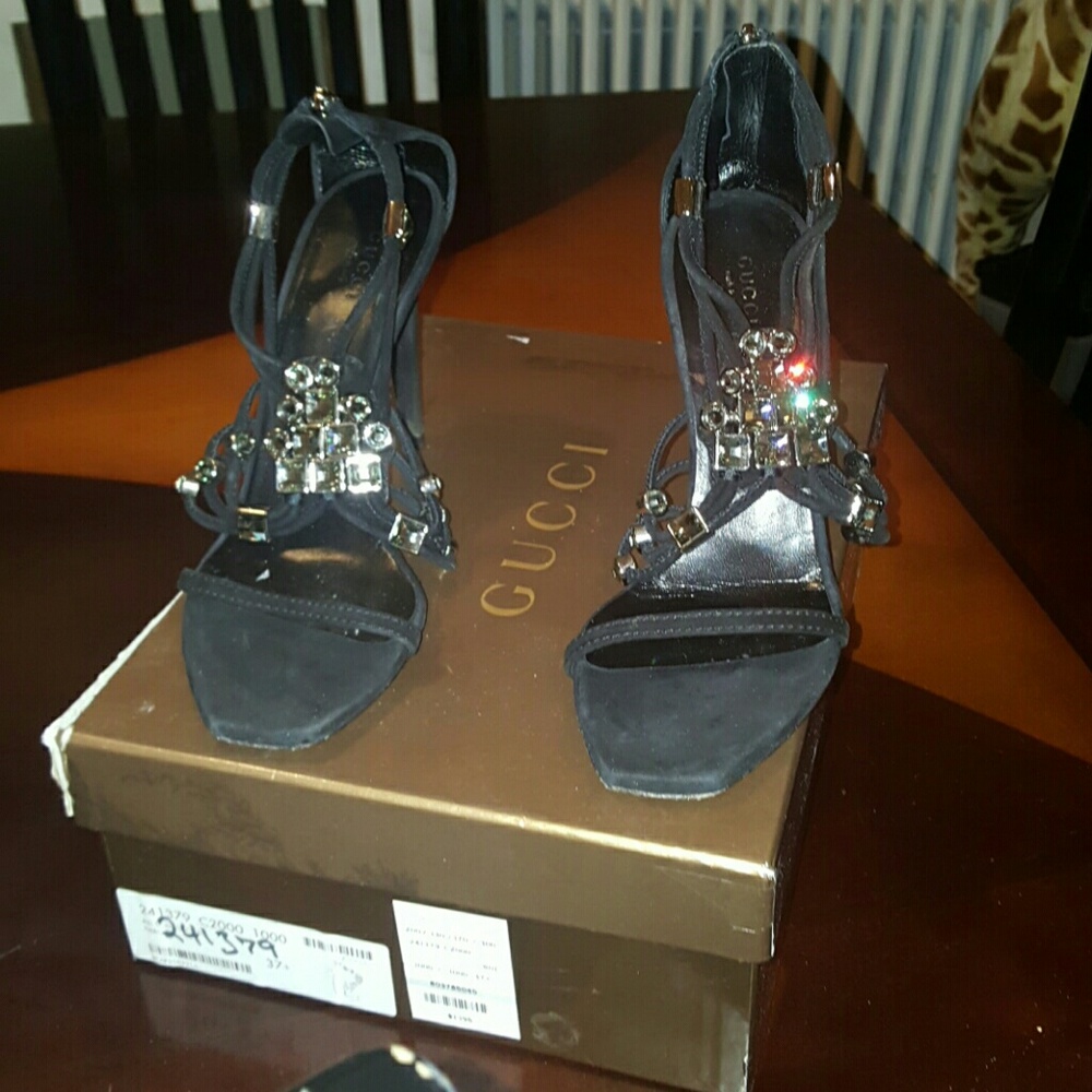 Authenthic Black Gucci suede  sandals