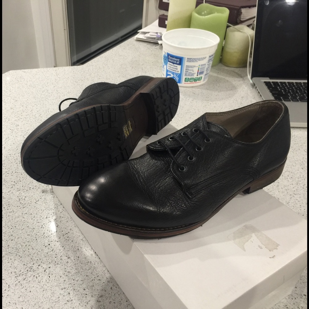 Blk leather shoes sz 10
