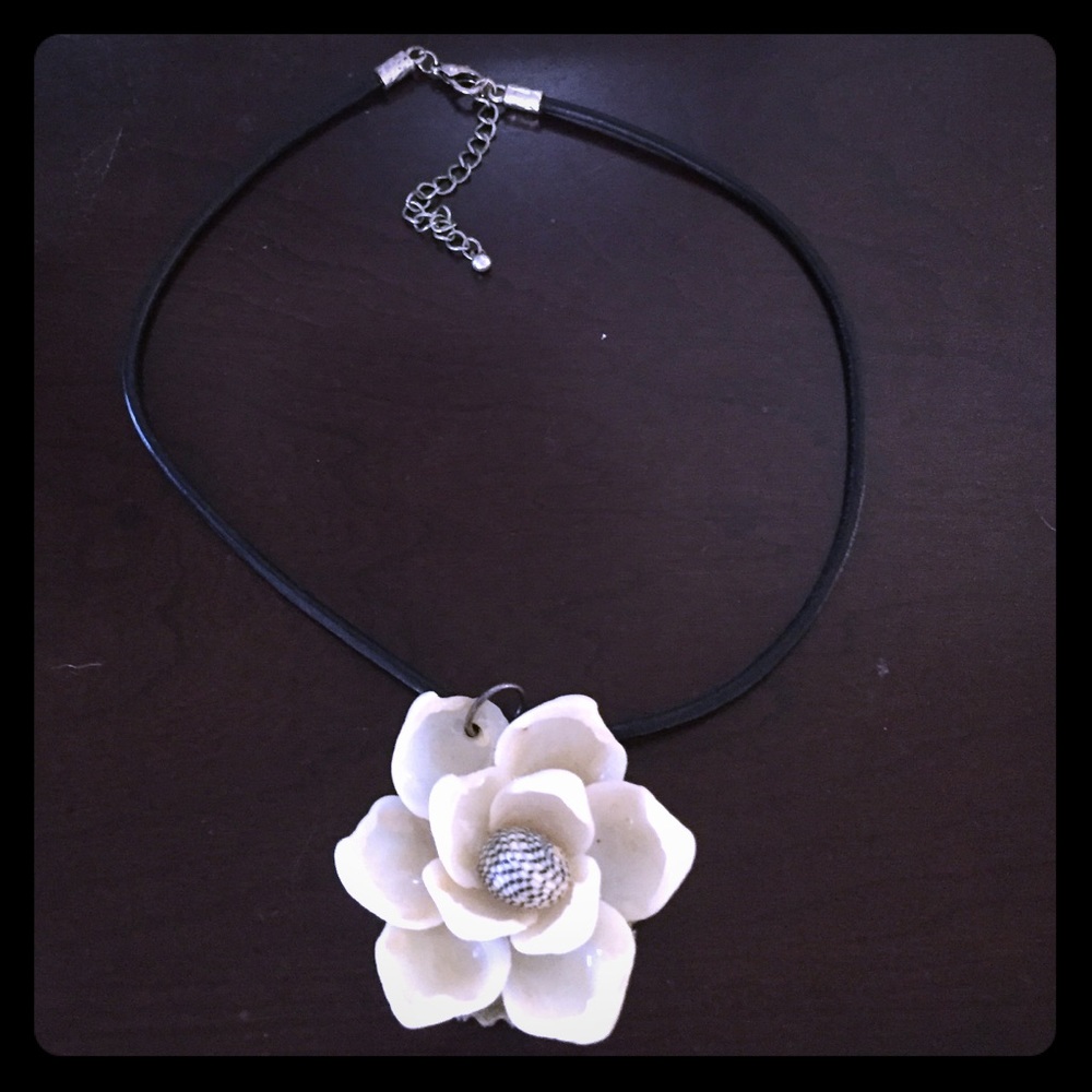 Shell Flower Necklace 🐚