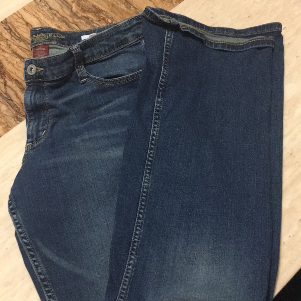 Cute Arizona brand boot cut jeans. Size 15 average