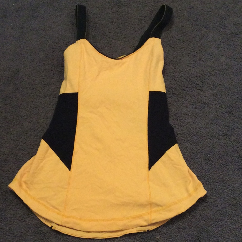 Lululemon Tank size6